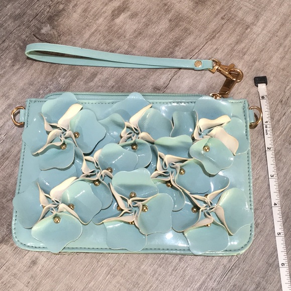 Wristlet - Picture 3 of 6